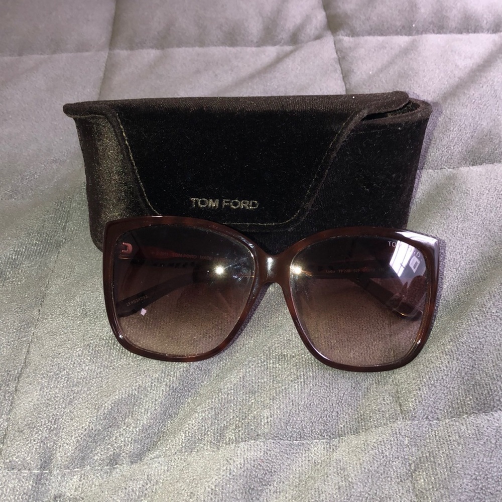 TOM FORD LYDIA oversized sunglasses. Worn 3-5x
